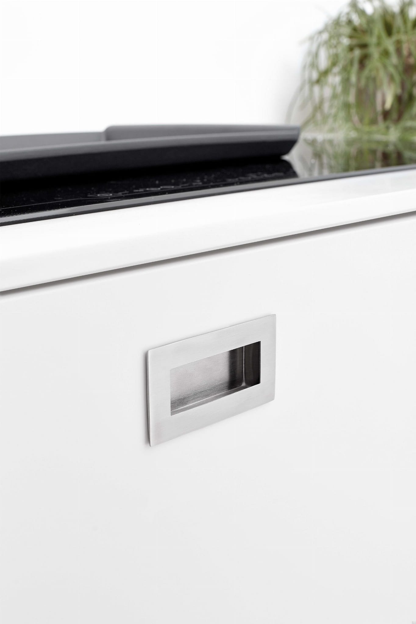 220530102-25.1--Uchwyt-meblowy-wpuszczany-Square-102-Stalowy-Srebrny-Polerowany-Furnipart-Skandynawskie-Uchwyty_2