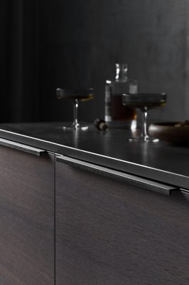 Встраиваемая мебельная ручка Trim 1195, матовый черный шлифованный алюминий