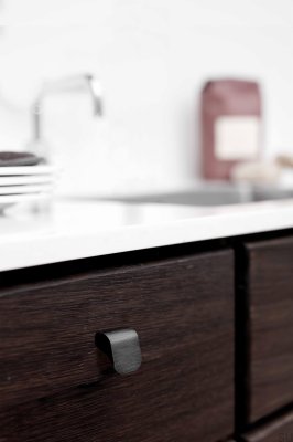 Продолговатая мебельная ручка Fall 16, алюминий, античная бронза