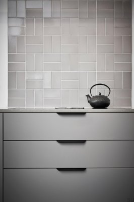 Мебельная ручка Blaze 2 грани 2x80 Алюминий матовый черный матовый