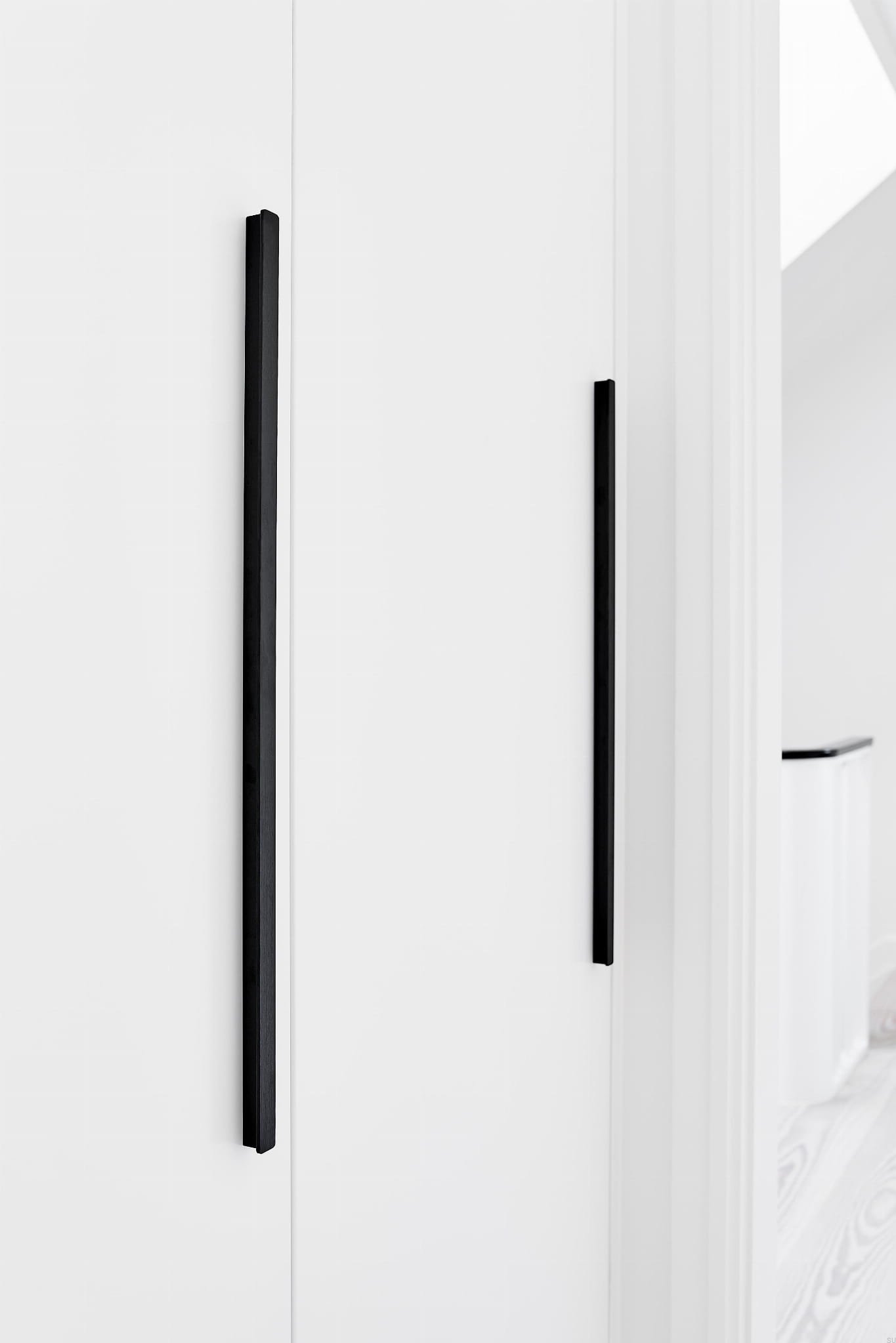 4533201088-76--Uchwyt-meblowy-podłużny-Elan-160+544+1088-Aluminiowy-Czarny-Mat-Furnipart-Skandynawskie-Uchwyty_2