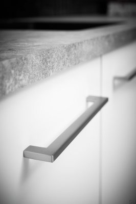 Ручка мебельная удлиненная Flat 192 Metal Silver