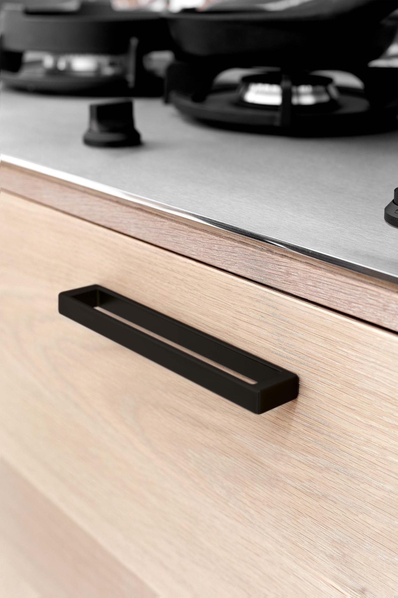 518660096-9005--Uchwyt-meblowy-podłużny-Cubico-96-Metalowy-Czarny-Mat-Furnipart-Skandynawskie-Uchwyty_2