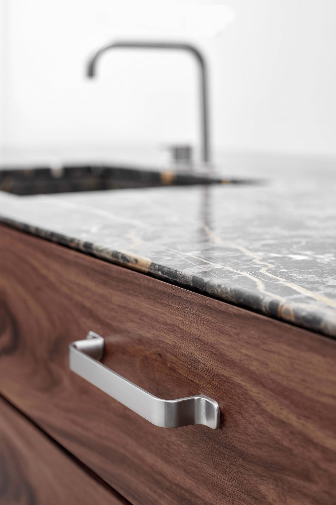 530660128-66.1--Uchwyt-meblowy-podłużny-Rio-128-Metalowy-Srebrny-Furnipart-Skandynawskie-Uchwyty_2