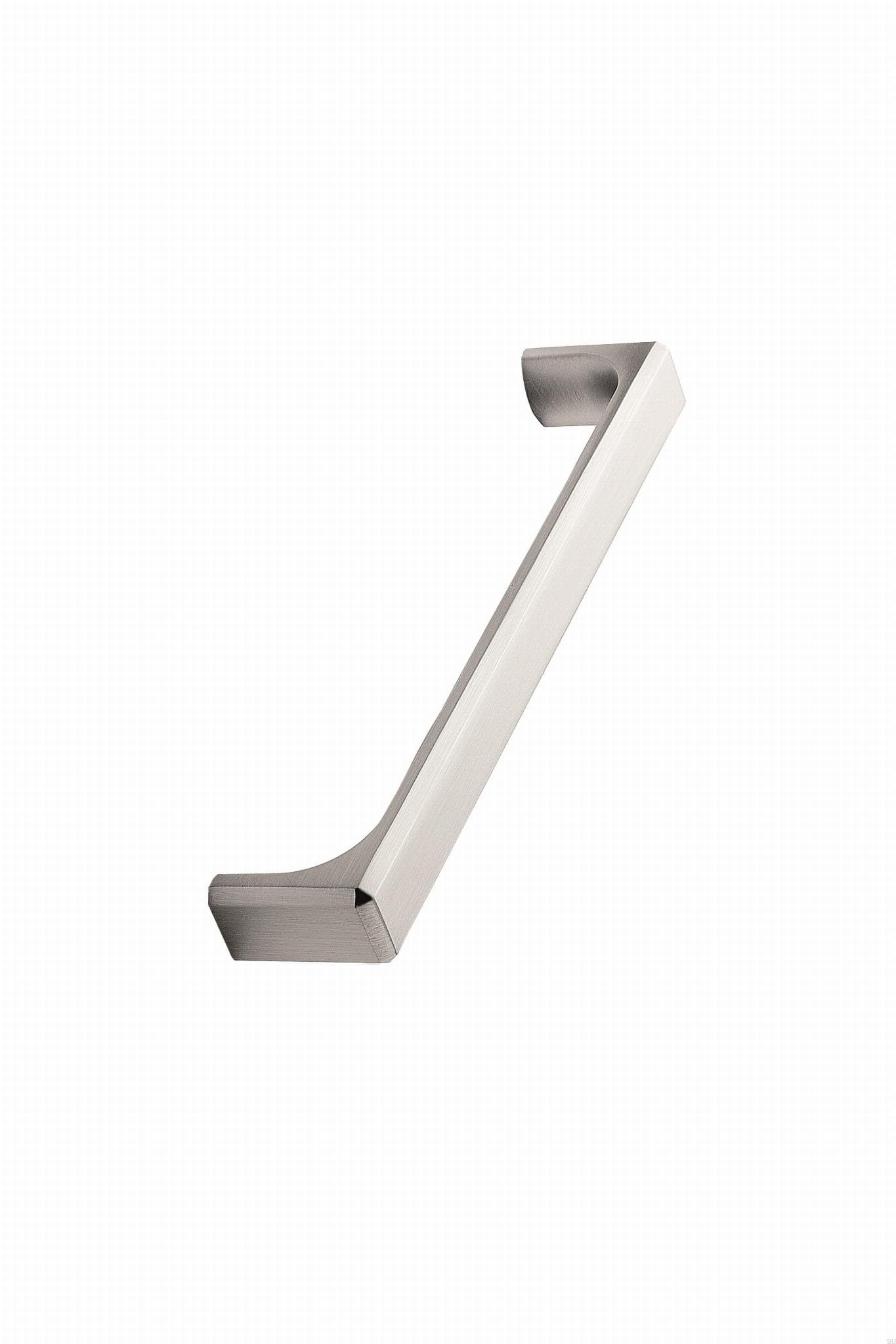 537960160-66--Uchwyt-meblowy-podłużny-Fold-160-Metalowy-Srebrny-Furnipart-Skandynawskie-Uchwyty_1