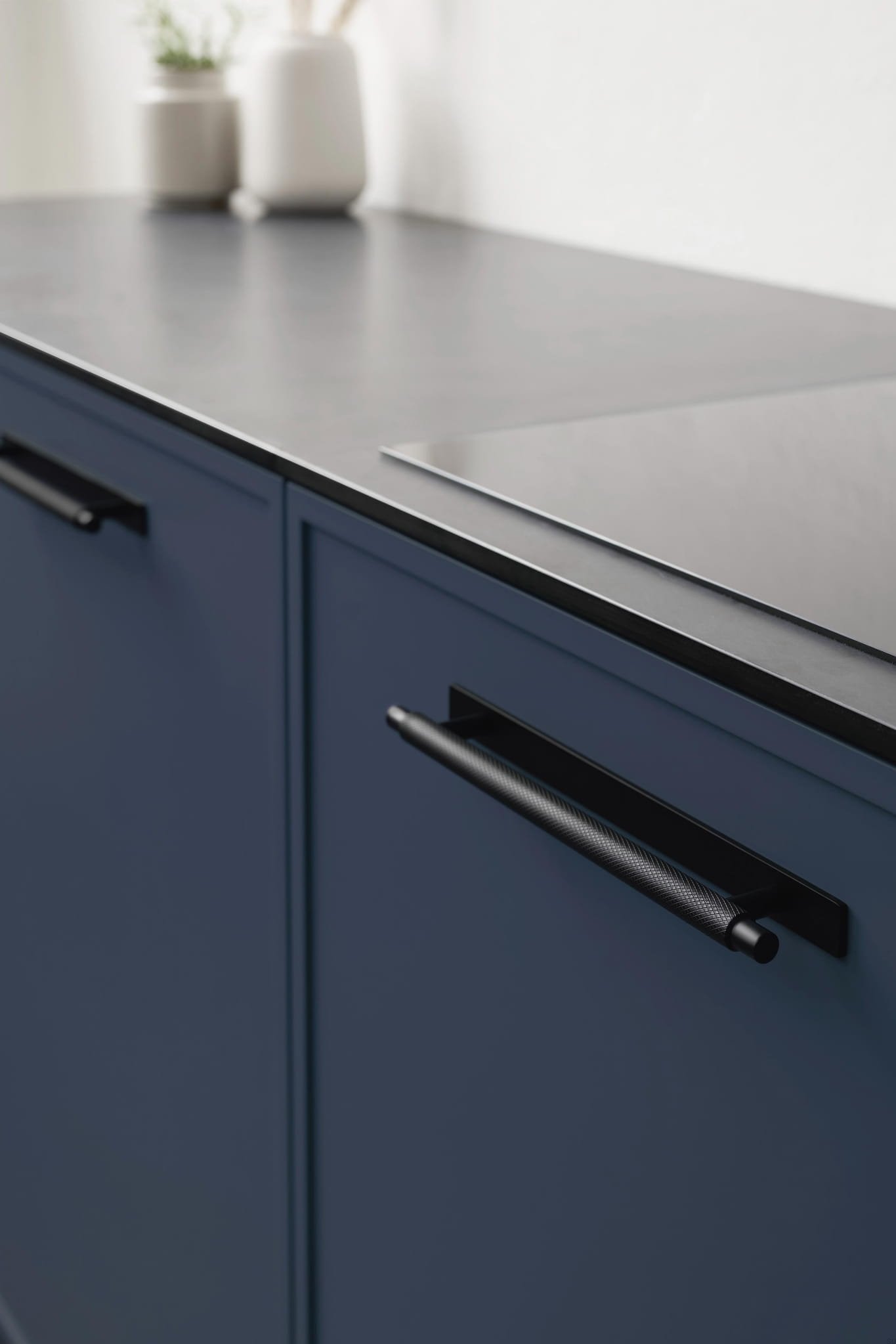 549020128-99--Uchwyt-meblowy-podłużny-Manor-Back-128-Metalowy-Czarny-Mat-Furnipart-Skandynawskie-Uchwyty_2