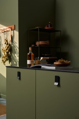 Ручка мебельная продолговатая Leaf 32, металл, черный матовый