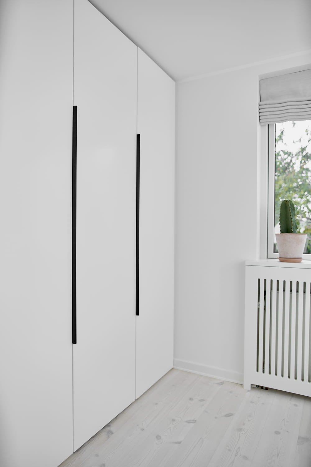 4197201200-76.1--Uchwyt-meblowy-krawędziowy-Edge-Straight-1200-Aluminiowy-Czarny-Mat-Szczotkowany-Furnipart-Skandynawskie-Uchwyty_2