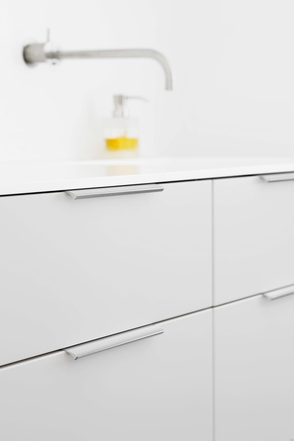 419720350-12.1--Uchwyt-meblowy-krawędziowy-Edge-Straight-350-Aluminiowy-Anodowany-Furnipart-Skandynawskie-Uchwyty_2