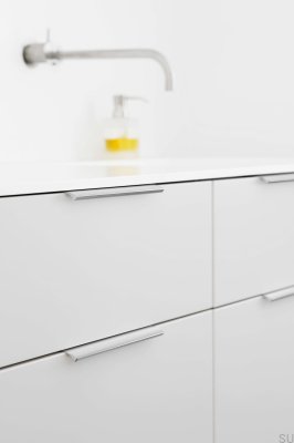 Ручка для мебели Edge Straight 200 из алюминия и серебра