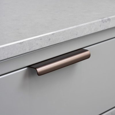 Ручка для мебели Lip 120 Edge, латунь, коричневый цвет, шлифованная