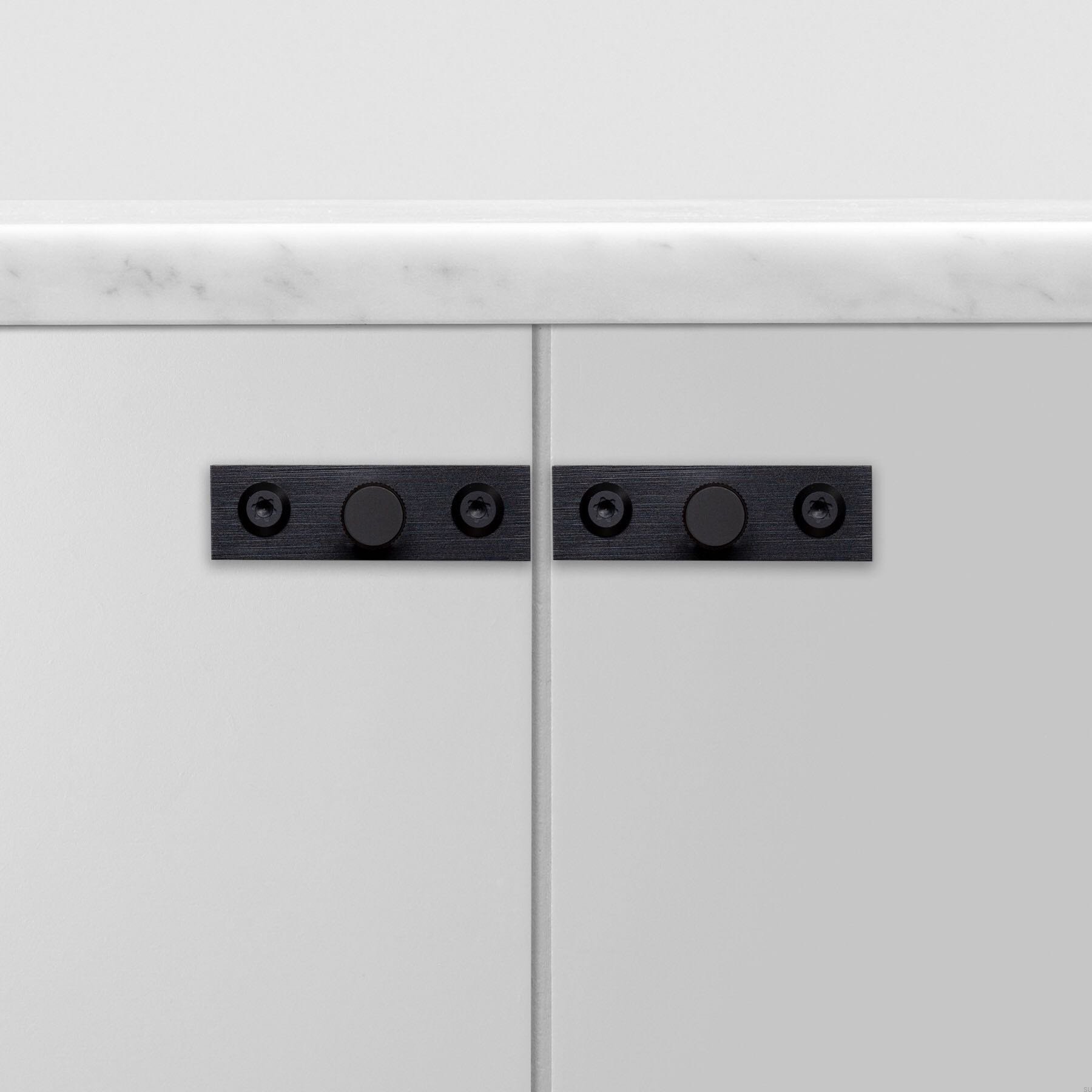 Zdjecie galek Linear plate czarnych frontalnie