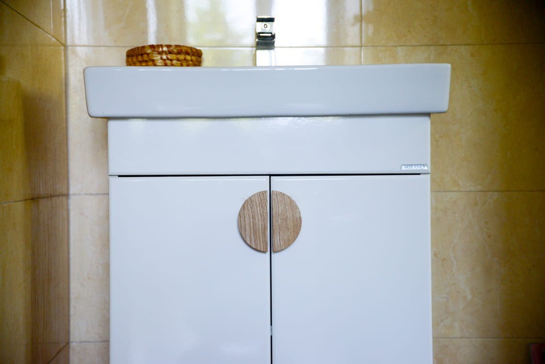 D_69-0-0-1--Uchwyt-meblowy-Basic-130-Drewniany-Dębowy-Olej-Miękki-Bezbarwny-Półmat-DOT-Manufacture-Skandynawskie-Uchwyty_3