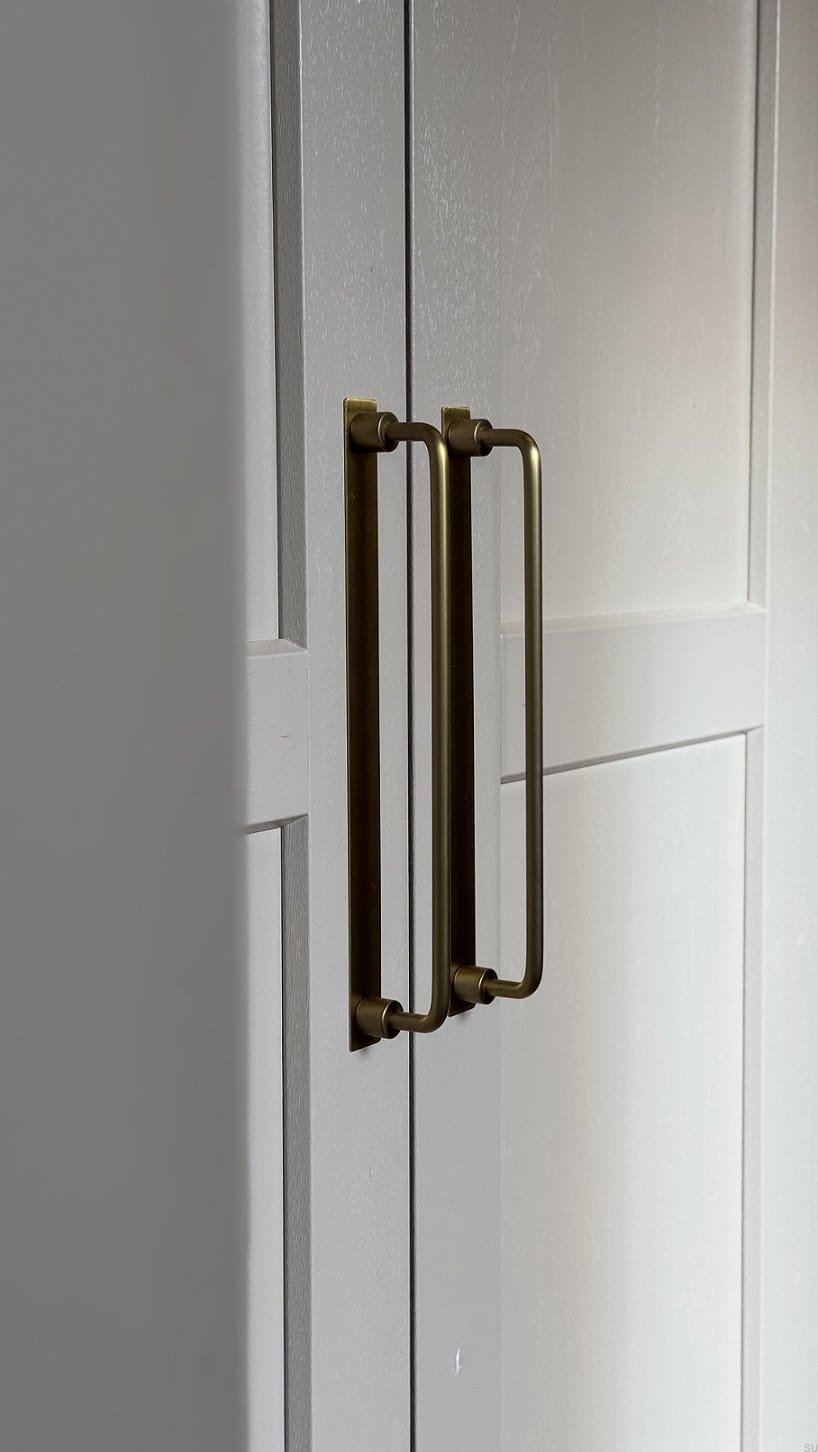 10200096SP--Uchwyt-meblowy-podłużny-Limone-224-Złoty-Szczotkowany-Theofils-Uchwyty-Skandynawskie_4