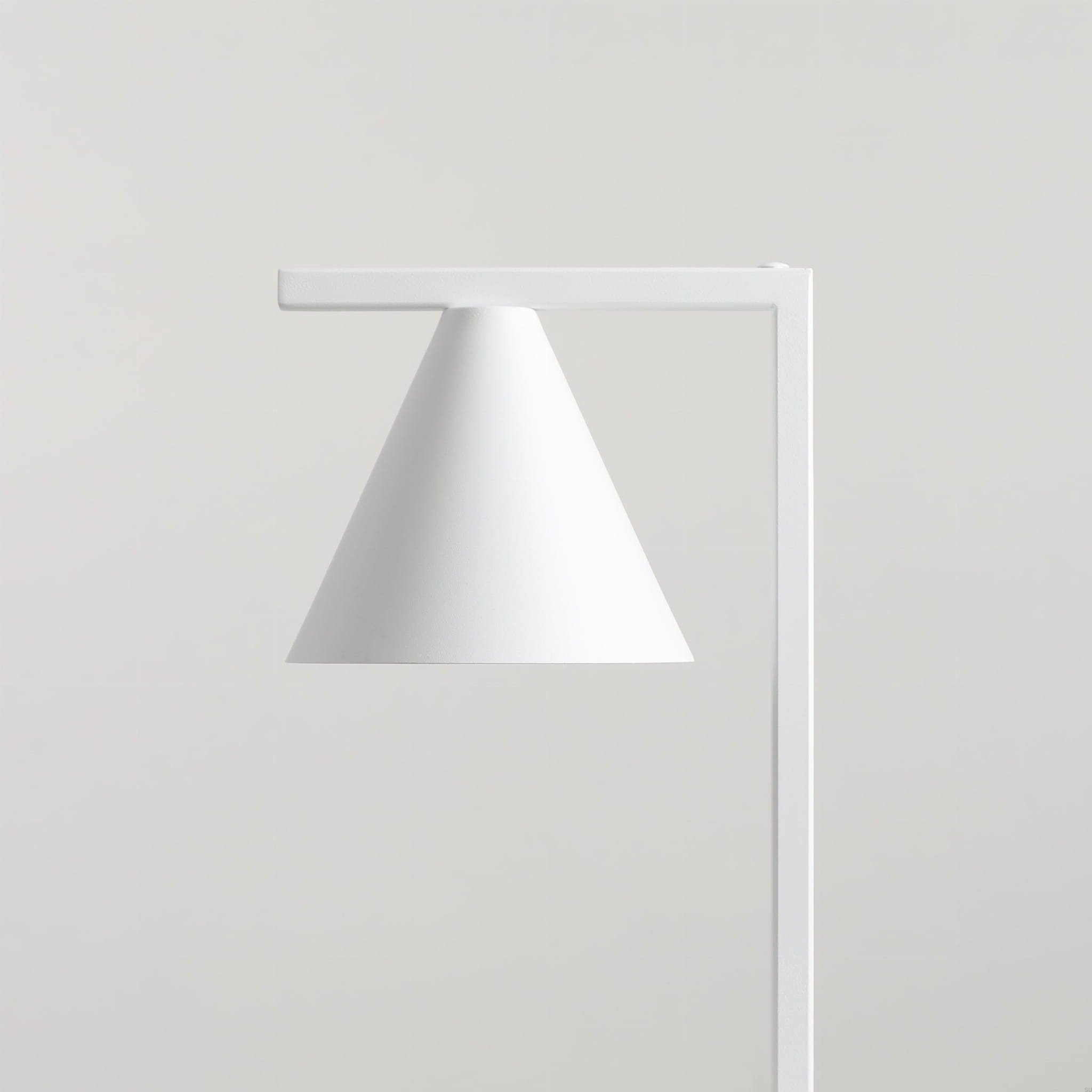 1108B--Lampka-biurkowa-Form-Metalowa-Biała-Artera-Skandynawskie-Uchwyty_4