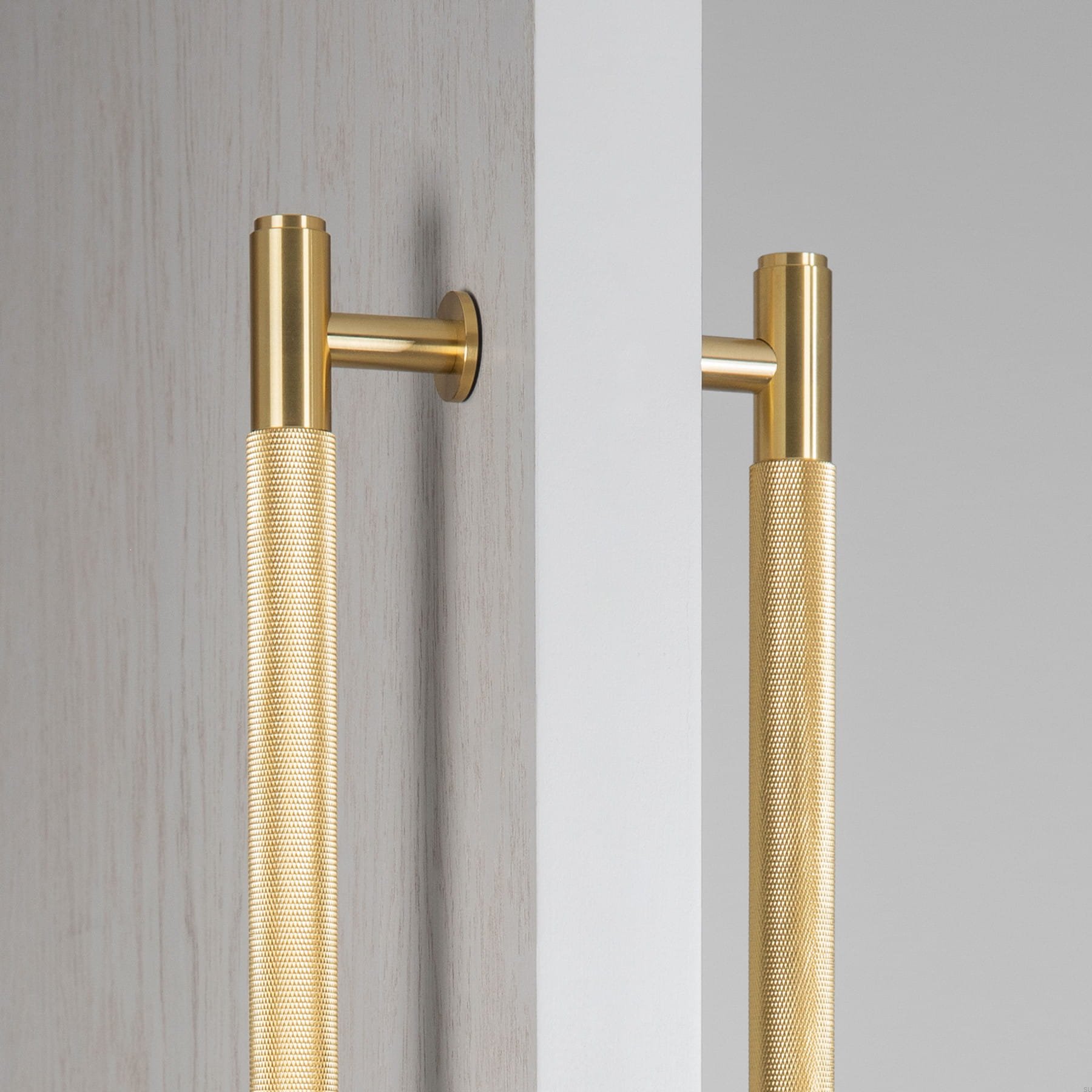 2.bp_double_sided_closet_bar_brass_1.jpg
