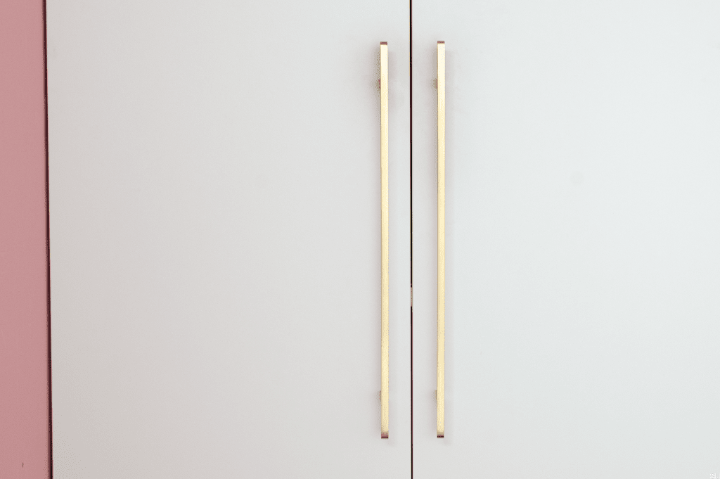 HA82MB--Uchwyt-meblowy-podłużny-Flatline-430-Mosiężna-Szczotkowana-Nielakierowany-BB-Sweden-Skandynawskie-Uchwyty_3