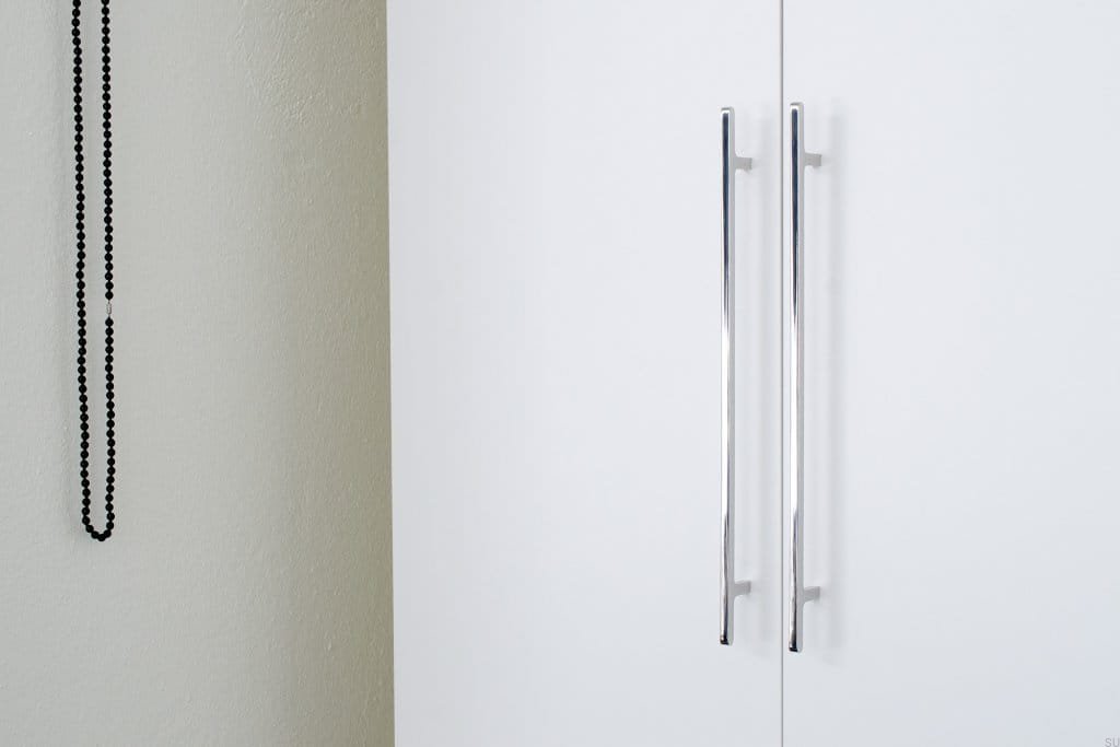 HA82R--Uchwyt-meblowy-podłużny-Flatline-430-Stalowa-Polerowana-BB-Sweden-Skandynawskie-Uchwyty_2