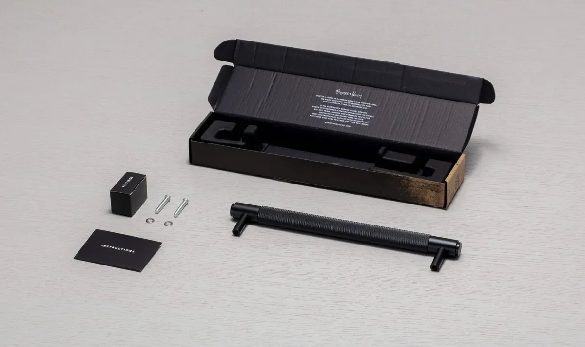 UPB-024569--Uchwyt-meblowy-podłużny-Pull-Bar-Cross-Medium-Czarny-Skandynawskie-Uchwyty_6