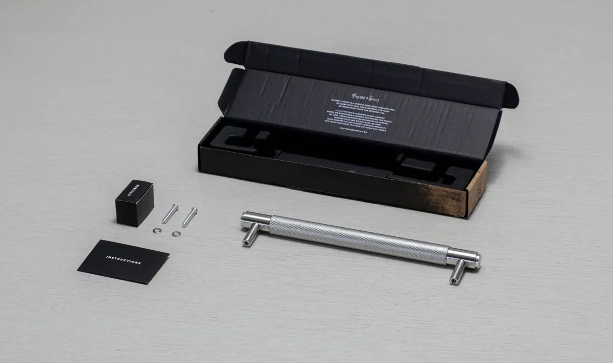 UPB-073964--Uchwyt-meblowy-podłużny-Pull-Bar-Cross-Medium-Srebrny-Buster-+-Punch-Skandynawskie-Uchwyty_5