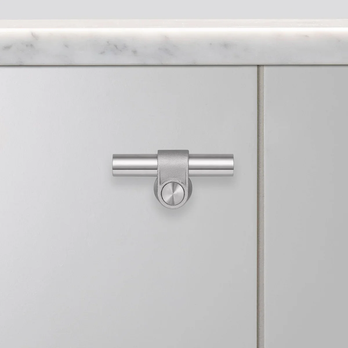 UTB-074299--Uchwyt-meblowy-T-Bar-Cast-Srebrny-Buster-+-Punch-Skandynawskie-Uchwyty_3