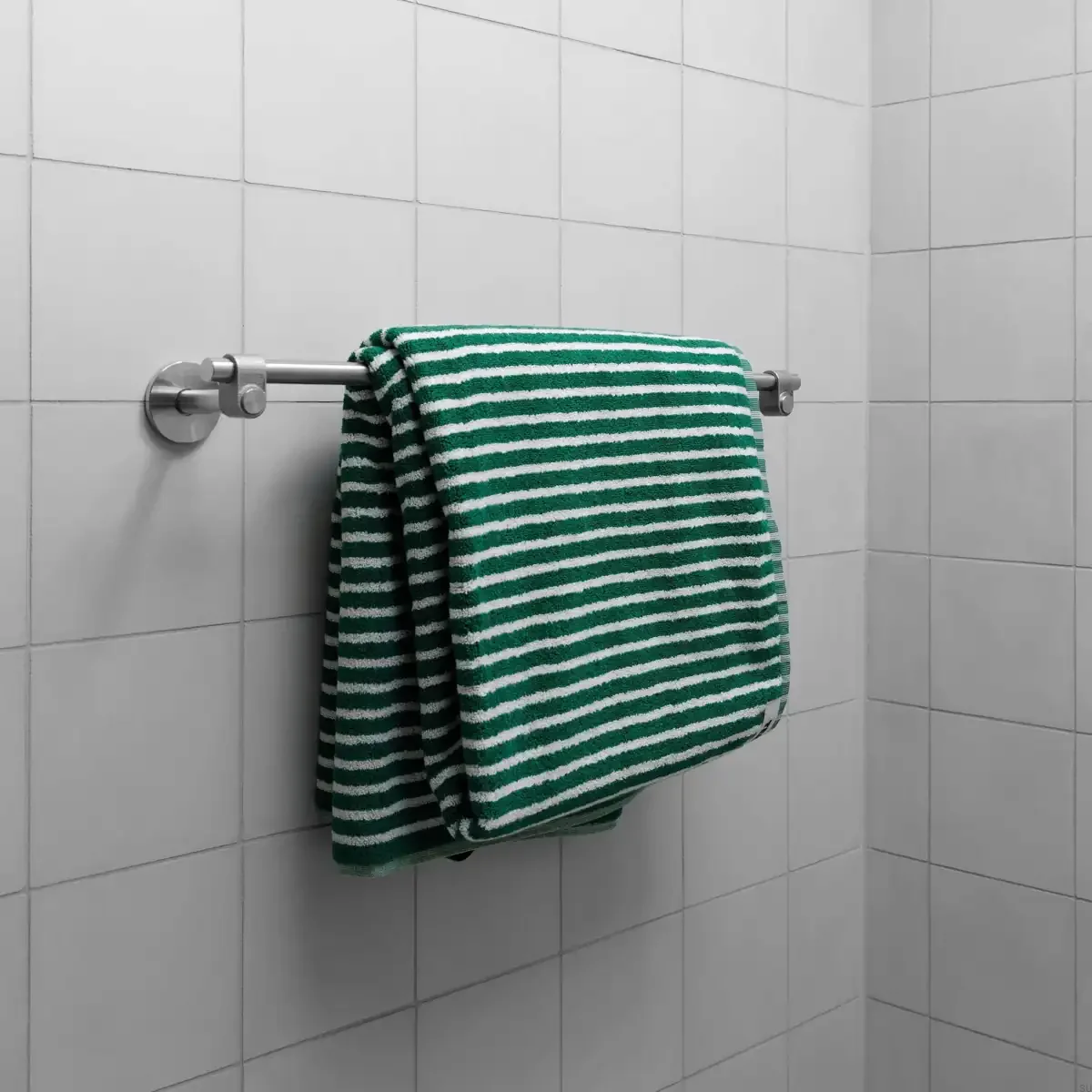 UTR-074272--Wieszak-na-ręczniki-Cast-Medium-Srebrny-Buster-+-Punch-Skandynawskie-Uchwyty_5