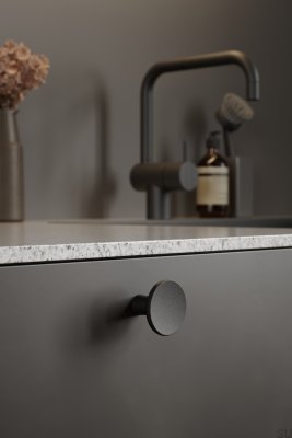 Мебельная ручка Terra 37, чугун, матово-черный