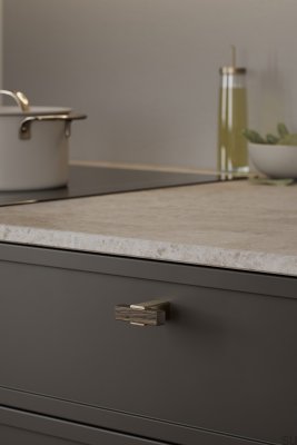 Мебельная ручка Segment 44, цвет «дуб» с матовым золотом