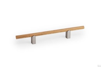 Ручка для мебели Kumo Wood 128 из дуба с матовой серебристой алюминиевой отделкой