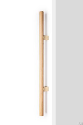 Удлинённая мебельная ручка Kumo Wood Big One 1056, дубовая древесина с матовой латунной отделкой.