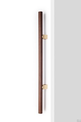 Мебельный набор Kumo Wood Big One 448 из орехового дерева с удлиненной ручкой из матовой латуни.
