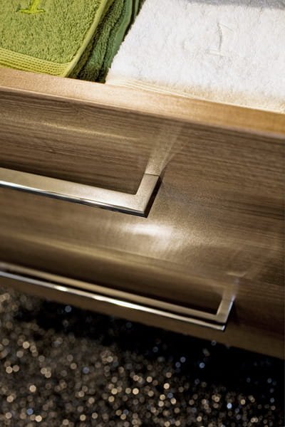 30398--Uchwyt-meblowy-podłużny-Karstorp-448-Srebrny-Szczotkowany-Beslag-Design_3